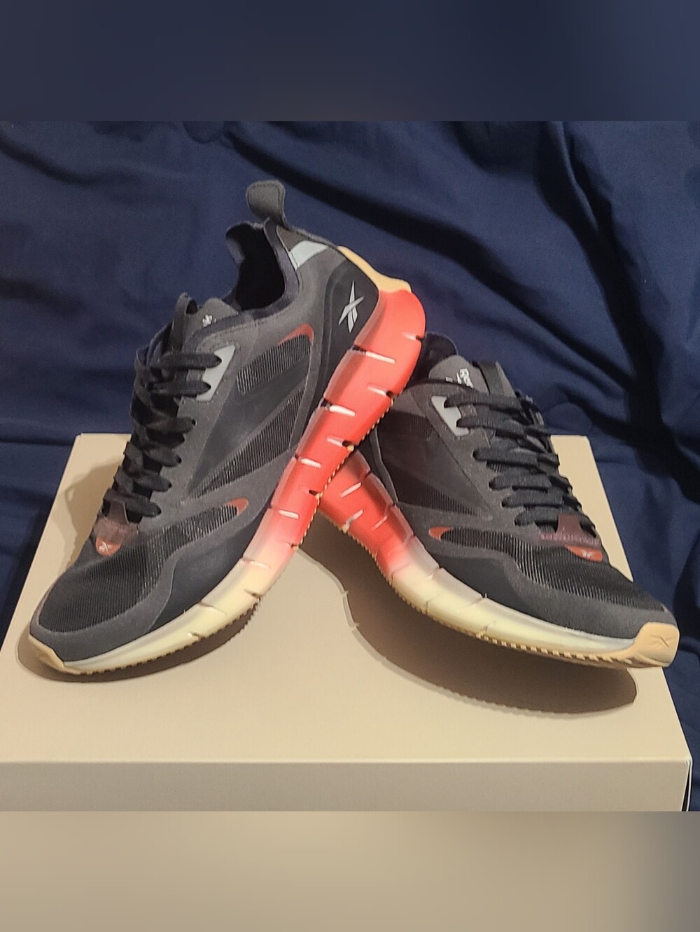 Reebok Zig Kinetica Horizon "Black Maroon" New! Men 10/Women 11.5